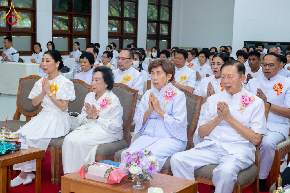 ภาพ No.316100:วันศุกร์ที่ 27 มีนาคม พ.ศ. 2569 พิธีบำเพ็ญกุศล คุณพ่อณรงค์ จินตมากุล  สิริอายุ 99 ปี 11 เดือน โยมบิดา พระครูปลัดรัตนวีรวัฒน์ (รังสฤษดิ์ อิทฺธิจินตโก) ที่ปรึกษาเจ้าคณะจังหวัดปทุมธานี เจ้าอาวาสวัดพระธรรมกาย  ณ ห้องปลูกศรัทธา 2 วัดพระธรรมกาย ปทุมธานี