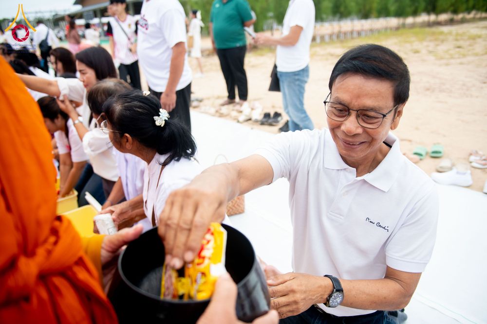 ภาพ No.348954:วันที่ 12 กันยายน พ.ศ.2569 พิธีตักบาตรแด่คณะสงฆ์ 323 วัด 4 จังหวัดชายแดนภาคใต้ พิธีถวายสังฆทานแด่คณะสงฆ์ 323 วัด ปีที่ 22 ครั้งที่ 189 พิธีมอบกองทุนหนุนแรงใจช่วยครูใต้ ปีที่ 19 ครั้งที่ 151 และพิธีทำบุญอุทิศส่วนกุศลให้ผู้วายชนม์ ณ ศูนย์อบรมเยาวชนปัตตานี 