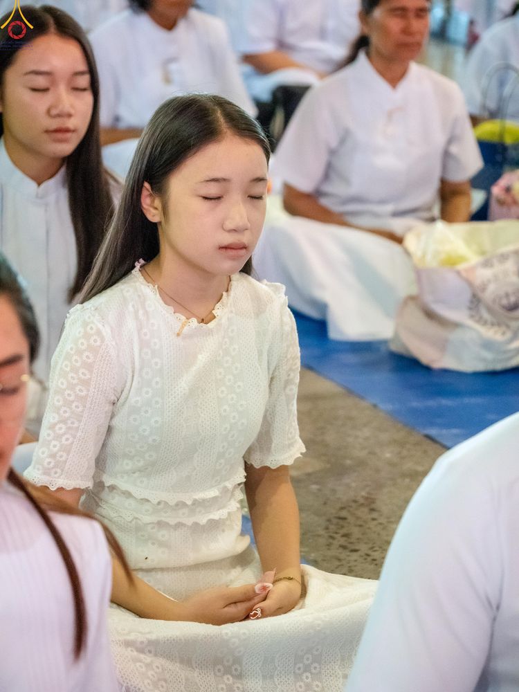 ภาพ No.337588:วันอาทิตย์ต้นเดือน 5 กรกฎาคม พ.ศ.2569 พิธีตักบาตรข้าวสารอาหารแห้ง  ณ บ้านแก้วเรือนทองคุณยายฯ วัดพระธรรมกาย