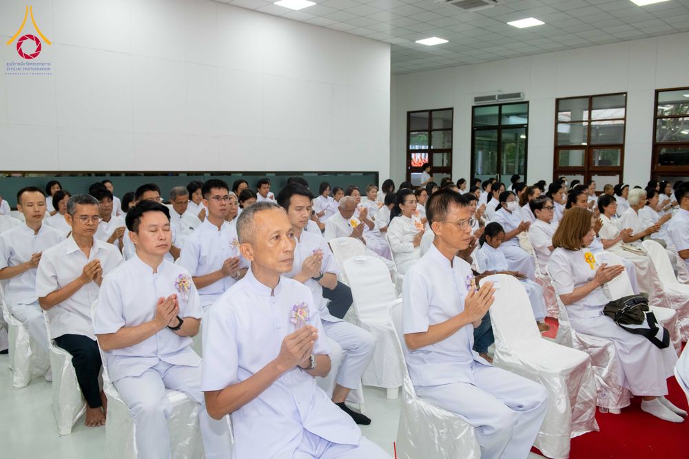 ภาพ No.315840:วันพฤหัสบดีที่ 26 มีนาคม พ.ศ. 2569 พิธีบำเพ็ญกุศล คุณพ่อณรงค์ จินตมากุล  สิริอายุ 99 ปี 11 เดือน โยมบิดา พระครูปลัดรัตนวีรวัฒน์ (รังสฤษดิ์ อิทฺธิจินตโก) ที่ปรึกษาเจ้าคณะจังหวัดปทุมธานี เจ้าอาวาสวัดพระธรรมกาย  ณ ห้องปลูกศรัทธา 2 วัดพระธรรมกาย ปทุมธานี