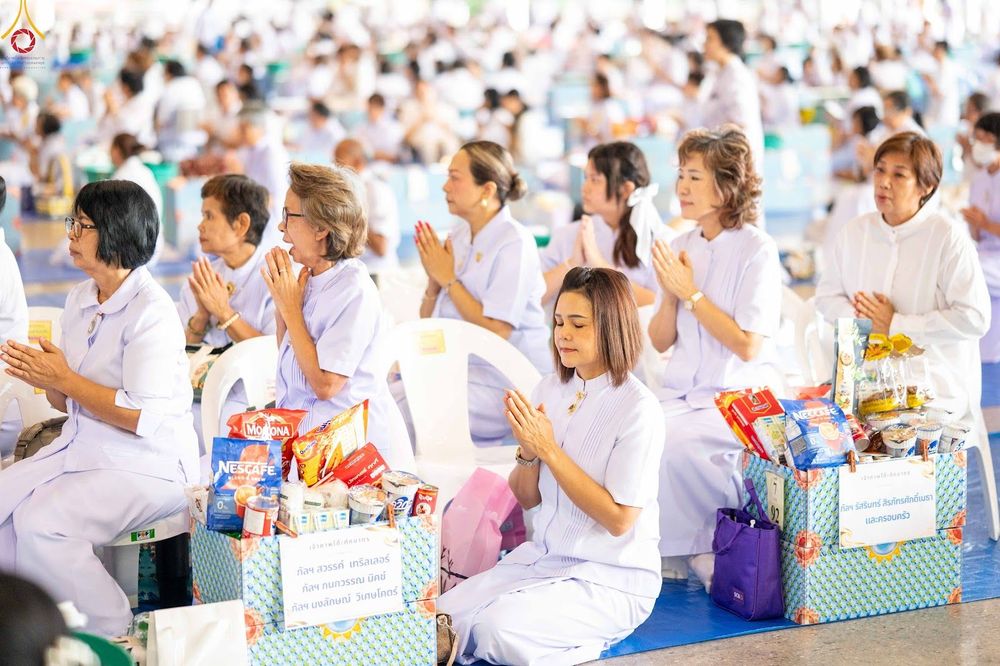 ภาพ No.345328:วันพฤหัสบดีที่ 27 สิงหาคม พ.ศ.2569 พิธีตักบาตรในวันธรรมชัย ณ สภาธรรมกายสากล วัดพระธรรมกาย ปทุมธานี