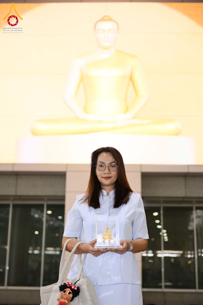 ภาพ No.338148:วันอาทิตย์ต้นเดือน 5 กรกฎาคม พ.ศ.2569 สัมมนาพิเศษ พิธีมอบพระของขวัญ ณ ห้องแก้วสารพัด1 วัดพระธรรมกาย