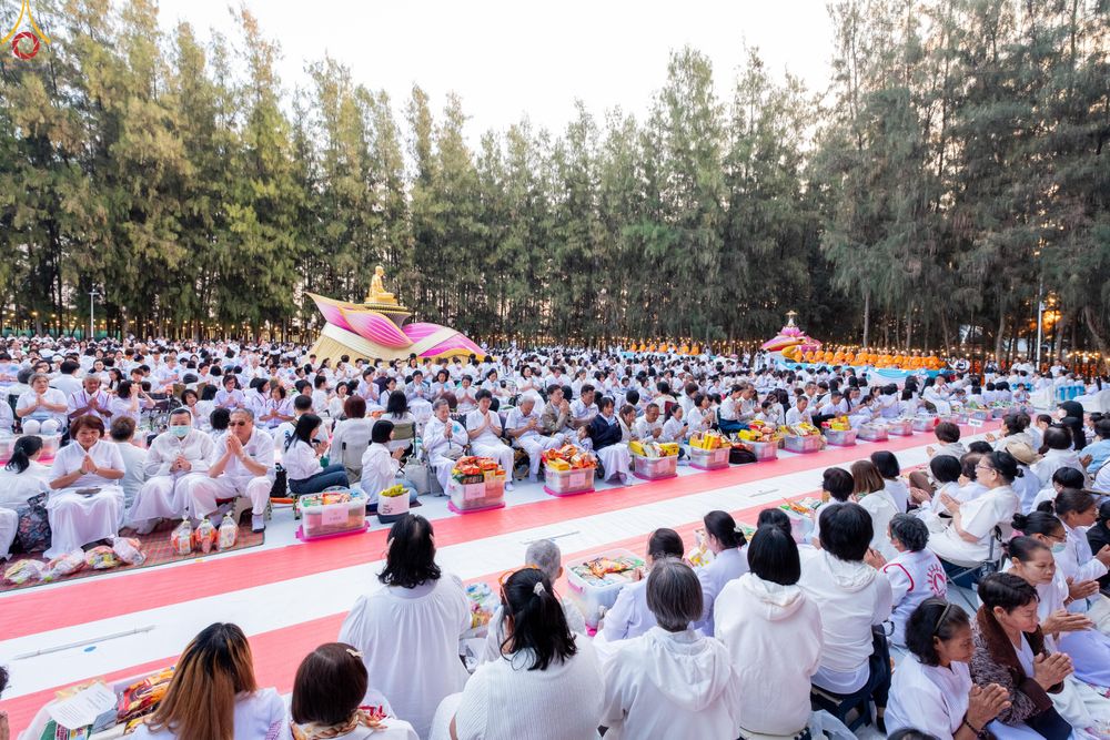 ภาพ No.289236:วันที่ 7 มกราคม พ.ศ. 2569 พิธีตักบาตรพระธรรมยาตรา ณ อนุสรณ์สถานลำดับที่ 1 สถานที่เกิดด้วยรูปกายเนื้อ อนุสรณ์สถานมหาวิหารพระมงคลเทพมุนี (โลตัสแลนด์) อ.สองพี่น้อง จ.สุพรรณบุรี ในโครงการธรรมยาตรา กตัญญูบูชา มหาปูชนียาจารย์ พระมงคลเทพมุนี(สด จนฺทสโร) พระผู้ป