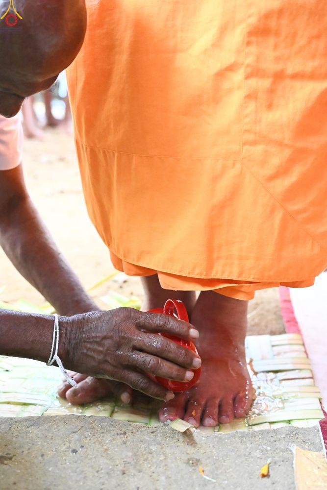 ภาพ No.278813:วันที่ 1 พฤศจิกายน  2568  กฐินสมทบวัดต่างประเทศ โดยคณะศิษยานุศิษย์ บูชาธรรม 81 ปี หลวงพ่อธัมมชโย ณ วัดธรรมรักษิตาราม ประเทศศรีลังกา