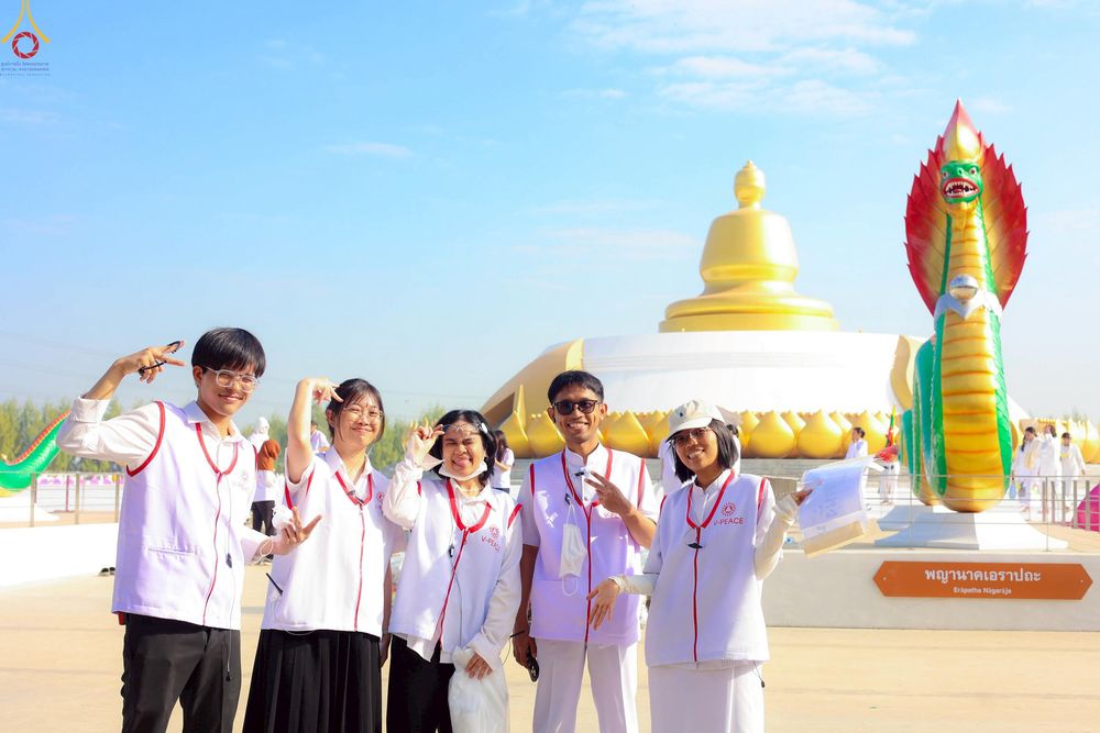 ภาพ No.306723:ภาพเบื้องหลังอาสาสมัครรวมใจ ชุดที่ 5 ในโครงการธรรมยาตรา กตัญญูบูชา มหาปูชนียาจารย์ พระมงคลเทพมุนี(สด จนฺทสโร) พระผู้ปราบมาร อนุสรณ์สถาน 7 แห่ง ปีที่ 14