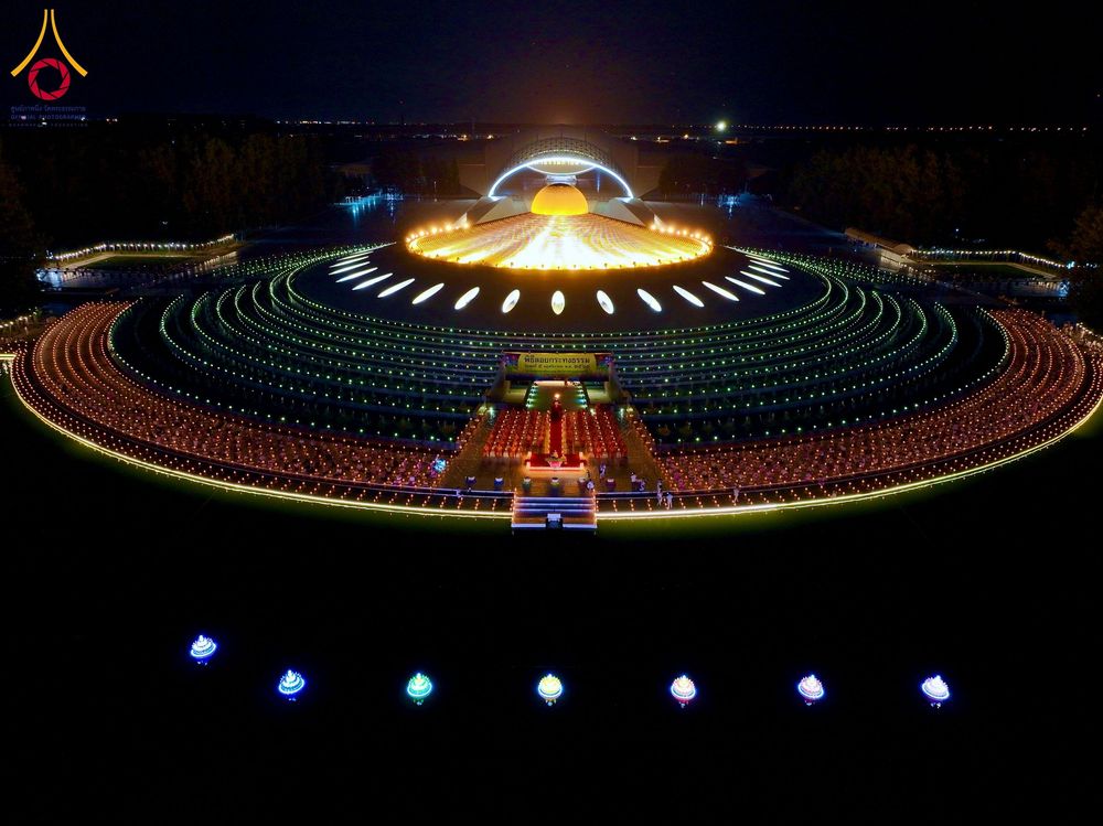 ภาพ No.266350:วันพุธที่ 5 พฤศจิกายน พ.ศ. 2568 (วันพระ ขึ้น 15 ค่ำ เดือน 12) พิธีลอยกระทงธรรม  ณ สระมหาเศรษฐีทะเลบุญ มหาวิหารพระมงคลเทพมุนี วัดพระธรรมกาย จ.ปทุมธานี