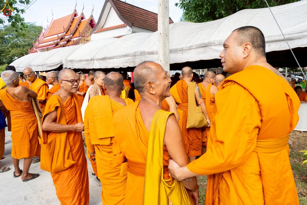 ภาพ No.234433:วันพฤหัสบดีที่ 24 กรกฎาคม พ.ศ. 2568 พิธีถวายสังฆทานแก่คณะสงฆ์ 323 วัด , พิธีมอบกองทุนหนุนแรงใจช่วยครูใต้ , พิธีทำบุญส่วนกุศลแด่ผู้วายชนม์ ในเหตุการณ์ความไม่สงบ 4 จังหวัด ชายแดนภาคใต้ (ปัตตานี , ยะลา , นราธิวาส , สงขลา) ปีที่ 21 ครั้งที่ 179 ณ วัดเวฬุวัน 