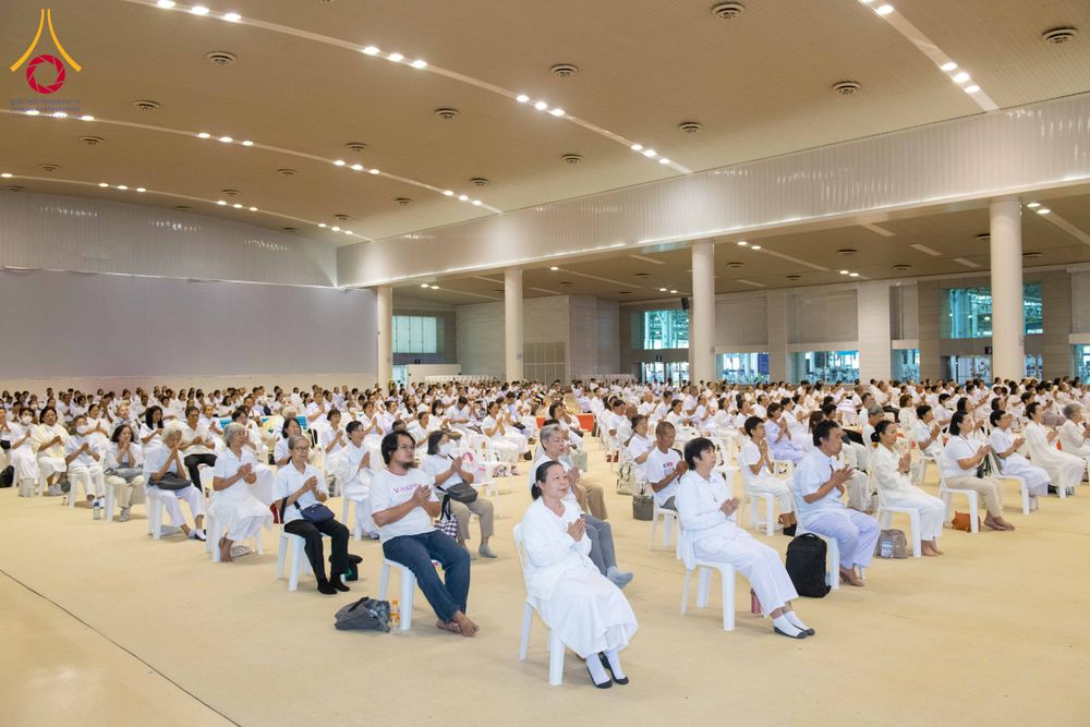 ภาพ No.321598:วันอาทิตย์ที่ 12 เมษายน พ.ศ.2569 กิจกรรมงานบุญวันอาทิตย์ สาธุชนปฏิบัติธรรมร่วมกัน ณ ห้องแก้วสารพัด 1 วัดพระธรรมกาย ปทุมธานี