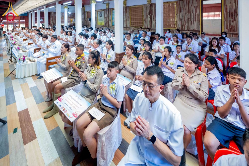 ภาพ No.303352:วันที่ 23 มกราคม พ.ศ. 2569 พิธีเจริญพุทธมนต์ปฏิบัติธรรม มอบทุนการศึกษา  ถวายสังฆทาน 109 วัด เพื่อถวายเป็นพุทธบูชา เพื่อขับเคลื่อนโครงการหมู่บ้านรักษาศีล 5 โดยคณะสงฆ์จังหวัดนครปฐม คณะศิษยานุศิษย์วัดพระธรรมกาย โครงการธรรมยาตรา ปีที่ 14 ณ วัดบางปลา อำเภอบาง