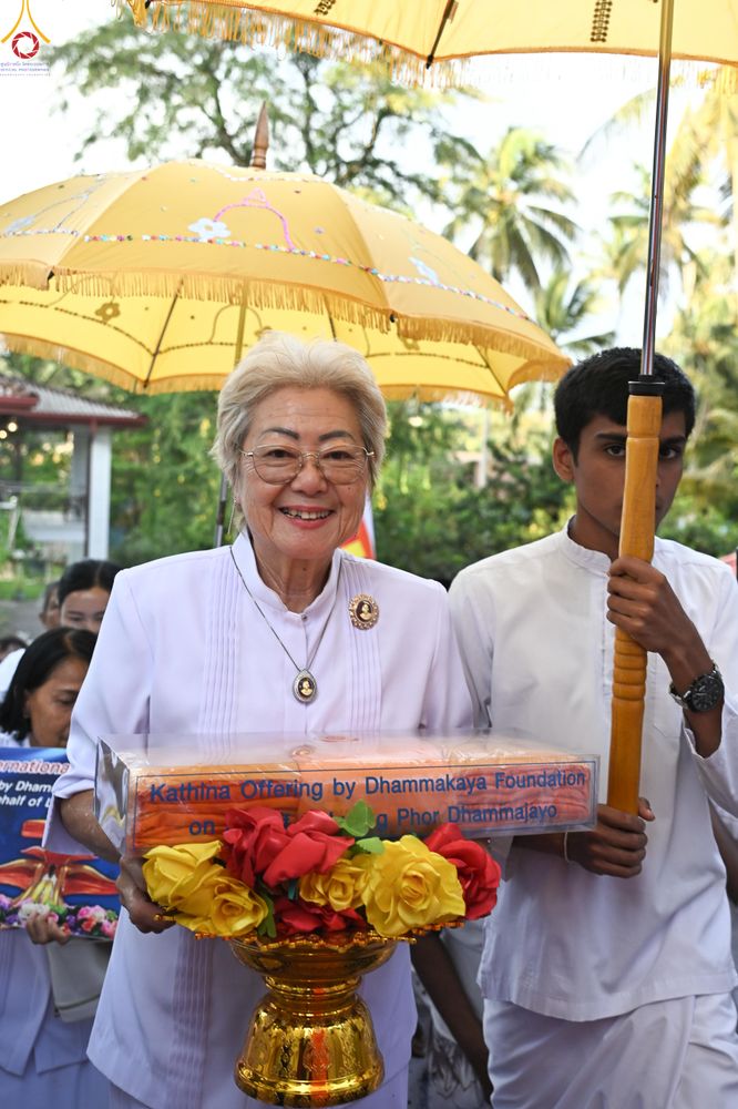 ภาพ No.278762:วันที่ 30 ตุลาคม 2568 กฐินสมทบวัดต่างประเทศ โดยคณะศิษยานุศิษย์ บูชาธรรม 81 ปี หลวงพ่อธัมมชโย ณ วัดศรีธรรมานันทะ บาลังโกด้า ประเทศศรีลังกา วัดสังฆราช อมรปุระนิกาย สมเด็จไมตรี มูรตี