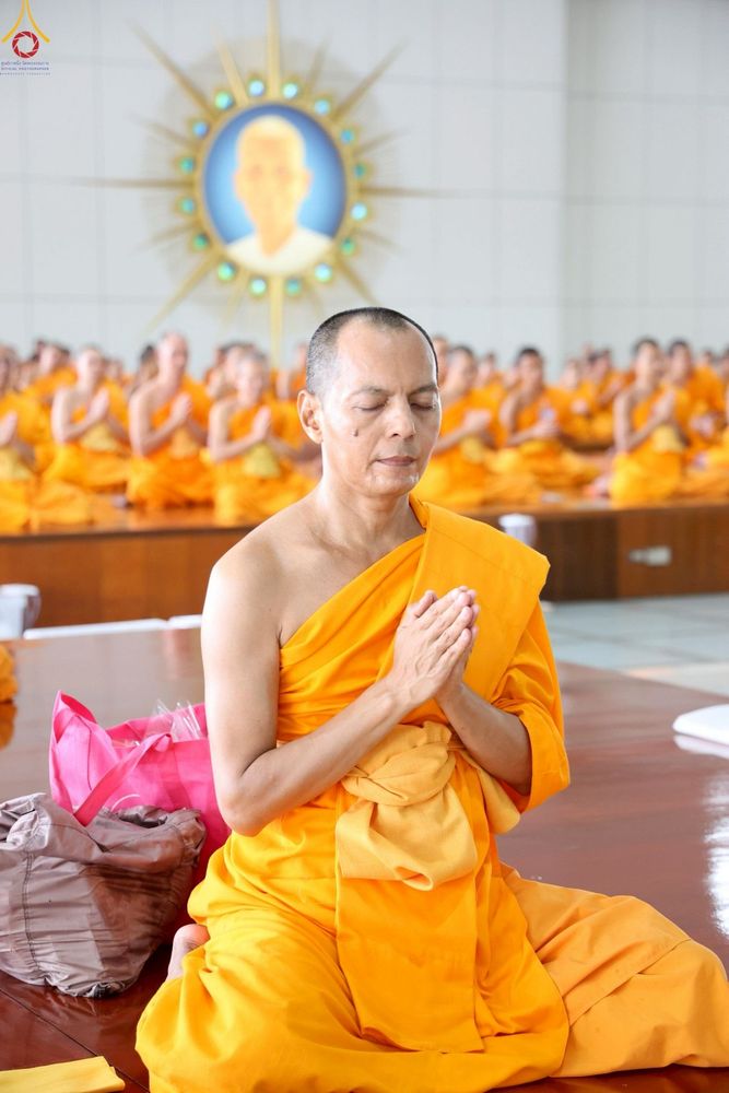 ภาพ No.247009:วันที่ 20 กันยายน พ.ศ. 2568 พิธีถวายเมนูสวรรค์เพื่อการบรรลุธรรม ณ หอฉันคุณยายอาจารย์ฯ วัดพระธรรมกาย