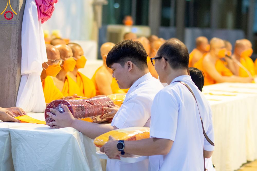 ภาพ No.111860:พิธีถวายภัตตาหารเป็นสังฆทาน แด่คณะพระธรรมยาตราฯ ในโครงการธรรมยาตรา กตัญญูบูชา มหาปูชนียาจารย์ พระมงคลเทพมุนี(สด จนฺทสโร) พระผู้ปราบมาร อนุสรณ์สถาน 7 แห่ง ปีที่ 12 วันที่ 14 มกราคม พ.ศ. 2567 ณ อนุสรณ์สถานมหาวิหารพระมงคลเทพมุนี  (โลตัสแลนด์) อ.สองพี่น้อง จ