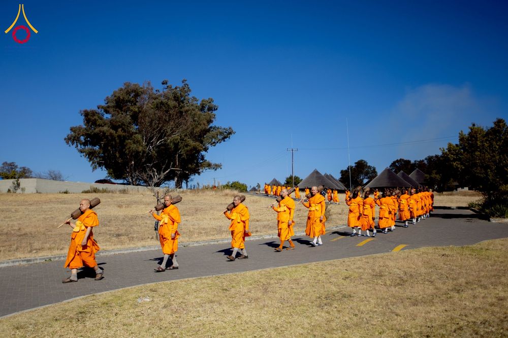 ภาพ No.232851:วันที่ 1 กรกฏาคม พ.ศ. 2568 Dhammayatra in South Africa 2025 ธรรมยาตราแอฟริกาใต้ — เส้นทางแห่งสติ สมาธิ และปัญญา ธรรมทายาทที่ได้อบรมโครงการบรรพชาอุปสมบทหมู่ครั้งที่ 2 ณ วัดพระธรรมกายโจฮันเนสเบิร์ก ประเทศแอฟริกาใต้