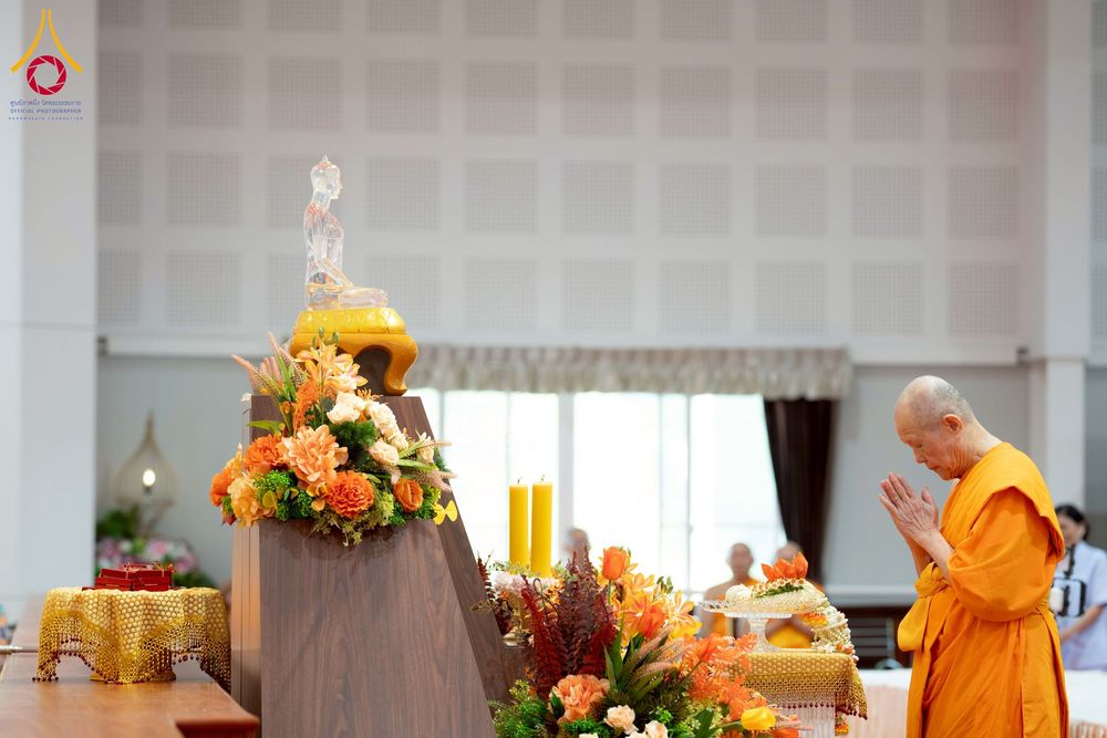 ภาพ No.254807:วันที่ 15 ตุลาคม พ.ศ. 2568 พิธีบรรจุพระบรมสารีริกธาตุภายในพระเกตุองค์พระประธาน สมโภชพระประธาน พระธรรมกาย ณ ศูนยอบรมเยาวชนกาญจนบุรี