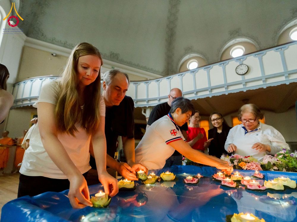 ภาพ No.232677:วันเสาร์ที่ 5 กรกฎาคม พ.ศ. 2568 Candlelight meditation & Vigil พิธีจุดเทียนให้สว่าง สู่ทางสงบ ณ วัดพระธรรมกายนอร์ธสวีเดน