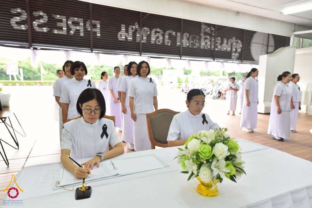 ภาพ No.267572:วันที่ 7 พฤศจิกายน พ.ศ. 2568 พสกนิกรอำเภอคลองหลวง รวมใจบำเพ็ญกุศลปัณรสมวาร (15 วัน) อุทิศถวายเป็นพระราชกุศลแด่ “สมเด็จพระพันปีหลวง” ณ วัดพระธรรมกาย