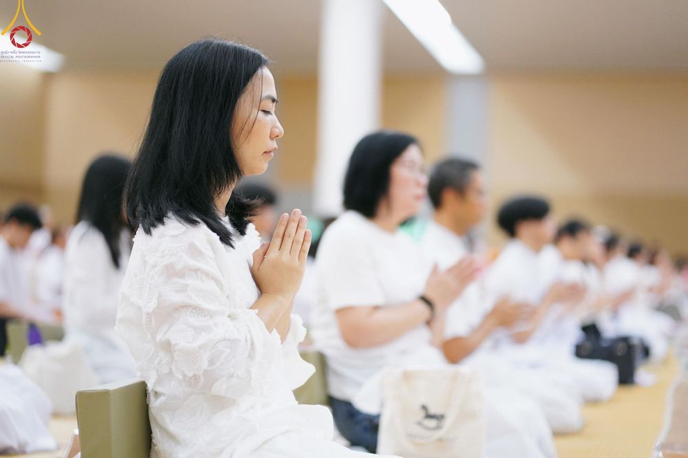 ภาพ No.145247:พิธีถวายผ้าอาบน้ำฝนและประทีปโคมไฟ ณ สภาธรรมกายสากล วัดพระธรรมกาย วันเสาร์ที่ 20 กรกฎาคม พ.ศ. 2567