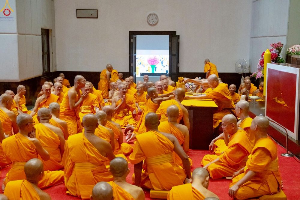 ภาพ No.250647:วันอังคารที่ 7 ตุลาคม พ.ศ. 2568 พิธีมหาปวารณาออกพรรษา ณ โบสถ์พระไตรปิฎก วัดพระธรรมกาย