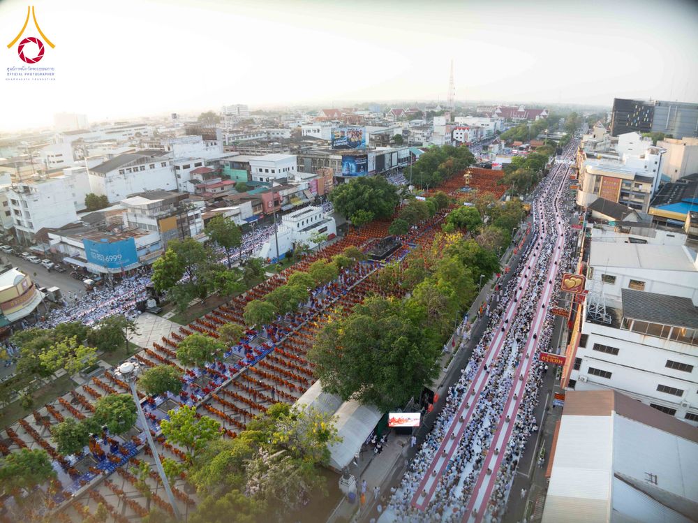 ภาพ No.312565:วันอาทิตย์ที่ 8 มีนาคม พ.ศ.2569 ทำบุญเมืองนครราชสีมา 558 ปี ตักบาตรพระ 10,000 รูป