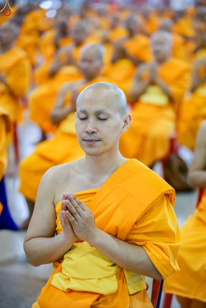 ภาพ No.311423:วันอาทิตย์ต้นเดือนที่ 1 มีนาคม พ.ศ.2569 พิธีตักบาตร และ พิธีบูชาข้าวพระ ณ สภาธรรมกายสากล วัดพระธรรมกาย