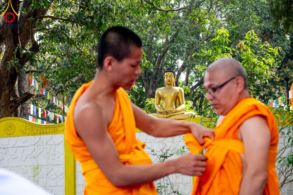 ภาพ No.314140:วันจันทร์ที่ 16 มีนาคม พ.ศ. 2569 พิธีเวียนเทียนประทักษิณ และพิธีบรรพชาสามเณร 500 รูป ณ วิหารมายาเทวี ประเทศเนปาล