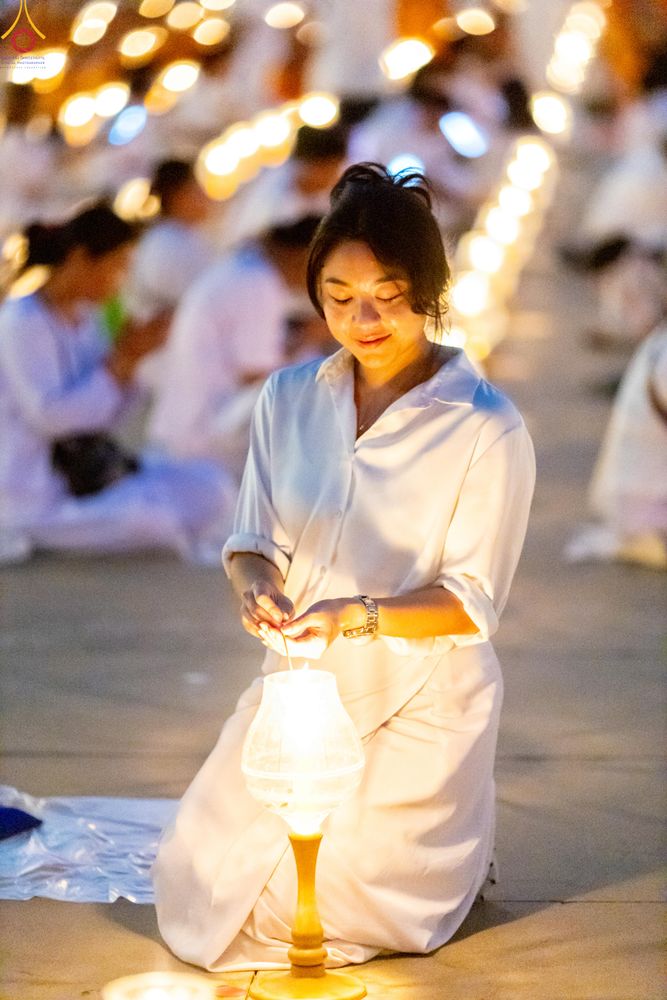 ภาพ No.307999:วันที่ 31 มกราคม พ.ศ. 2569 พิธีจุดประทีปธรรมถวายเป็นพุทธบูชา  และบูชาธรรมมหาปูชนียาจารย์ (ภาพชุดที่ 3) ณ วัดพระธรรมกาย ปทุมธานี ในโครงการธรรมยาตรา กตัญญูบูชา มหาปูชนียาจารย์ พระมงคลเทพมุนี(สด จนฺทสโร) พระผู้ปราบมาร อนุสรณ์สถาน 7 แห่ง ปีที่ 14