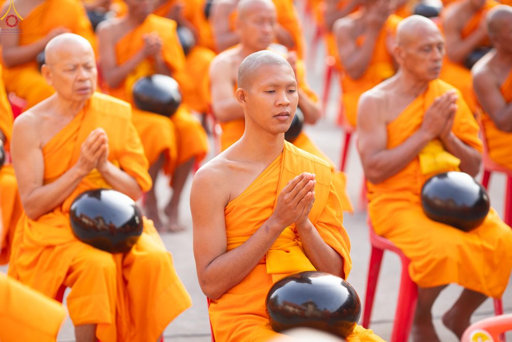 ภาพ No.297589:วันที่ 18 มกราคม พ.ศ. 2569 พิธีตักบาตรพระธรรมยาตรา ณ วัดโบสถ์บน ต.บางคูเวียง จ.นนทบุรี อนุสรณ์สถานลำดับที่ 4 สถานที่เกิดด้วยกายธรรม ในโครงการธรรมยาตรา กตัญญูบูชา มหาปูชนียาจารย์ พระมงคลเทพมุนี(สด จนฺทสโร) พระผู้ปราบมาร อนุสรณ์สถาน 7 แห่ง ปีที่ 14