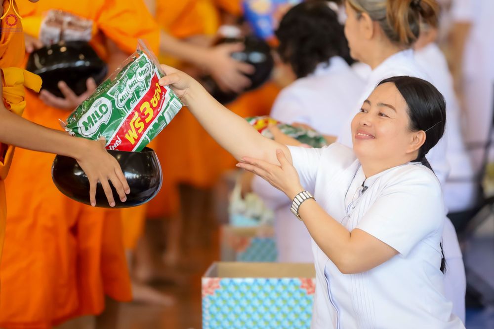 ภาพ No.345450:วันพฤหัสบดีที่ 27 สิงหาคม พ.ศ.2569 พิธีตักบาตรในวันธรรมชัย ณ สภาธรรมกายสากล วัดพระธรรมกาย ปทุมธานี