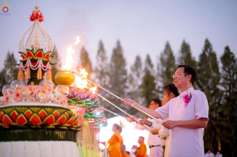 ภาพ No.292084:วันที่ 10 มกราคม พ.ศ. 2569 พิธีจุดประทีปถวายเป็นพุทธบูชา และบูชาธรรมมหาปูชนียาจารย์  ณ อนุสรณ์สถานคลองบางนางแท่น อ.สามพราน จ.นครปฐม ในโครงการธรรมยาตรา กตัญญูบูชา มหาปูชนียาจารย์ พระมงคลเทพมุนี(สด จนฺทสโร) พระผู้ปราบมาร อนุสรณ์สถาน 7 แห่ง ปีที่ 14