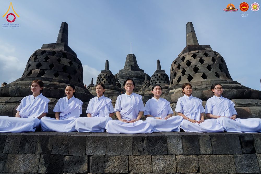 ภาพ No.280118:วันที่ 31 ธันวาคม พ.ศ. 2568 เดินธรรมยาตราที่บรมพุทธโธ อินโดนีเซีย