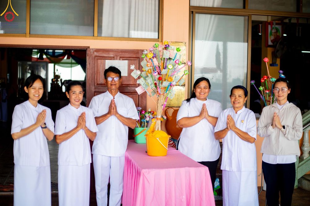 ภาพ No.192202:พิธีทอดผ้าป่าทำนุบำรุงศาสนสถาน ณ วัดนราภิรมย์ ตำบลนราภิรมย์ อำเภอบางเลน จังหวัดนครปฐม ในโครงการธรรมยาตรา กตัญญูบูชา มหาปูชนียาจารย์ พระมงคลเทพมุนี(สด จนฺทสโร) พระผู้ปราบมาร อนุสรณ์สถาน 7 แห่ง ปีที่ 13 วันที่ 9 มกราคม พ.ศ. 2568