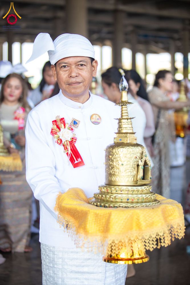 ภาพ No.209711:วันอาทิตย์ที่ 2 มีนาคม พ.ศ. 2568 พิธีภาคบ่าย สัมมนาพิเศษ, ปฏิบัติธรรม พิธีรับมอบพระบรมสารีริกธาตุ ณ สภาธรรมกายสากล วัดพระธรรมกาย