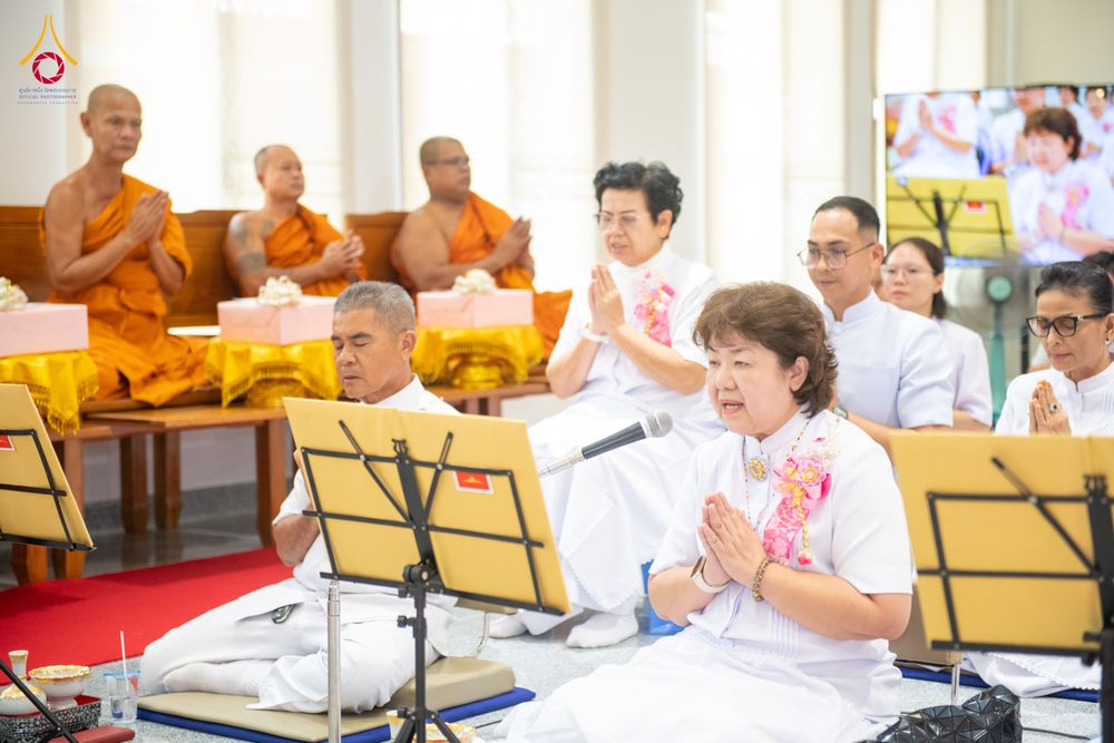 ภาพ No.336288:วันจันทร์ที่ 22 มิถุนายน พ.ศ.2569 พิธีอัญเชิญพระธรรมกาย และบรรจุพระบรมสารีริกธาตุ  ภายในเกศดอกบัวตูม องค์พระประธาน ณ อาคารสมปรารถนา วัดกลางธนรินทร์ ต.บ้านแป้ง อ.พรหมบุรี จ.สิงห์บุรี