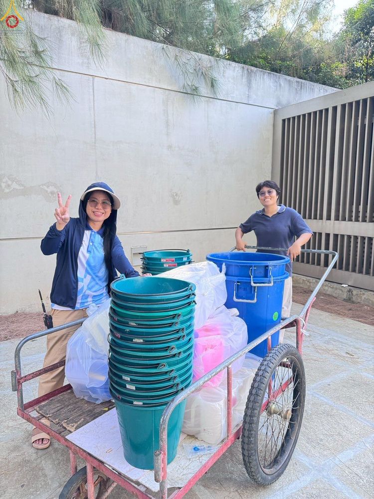 ภาพ No.300532:ภาพเบื้องหลังอาสาสมัครรวมใจ ชุดที่ 3 ในโครงการธรรมยาตรา กตัญญูบูชา มหาปูชนียาจารย์ พระมงคลเทพมุนี(สด จนฺทสโร) พระผู้ปราบมาร อนุสรณ์สถาน 7 แห่ง ปีที่ 14