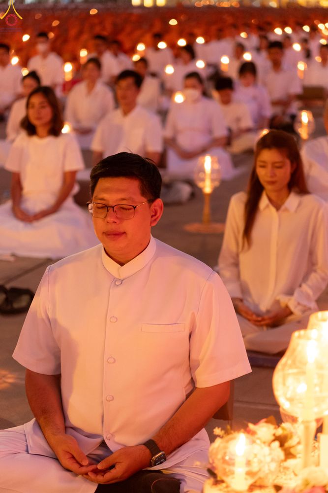 ภาพ No.307995:วันที่ 31 มกราคม พ.ศ. 2569 พิธีจุดประทีปธรรมถวายเป็นพุทธบูชา  และบูชาธรรมมหาปูชนียาจารย์ (ภาพชุดที่ 3) ณ วัดพระธรรมกาย ปทุมธานี ในโครงการธรรมยาตรา กตัญญูบูชา มหาปูชนียาจารย์ พระมงคลเทพมุนี(สด จนฺทสโร) พระผู้ปราบมาร อนุสรณ์สถาน 7 แห่ง ปีที่ 14