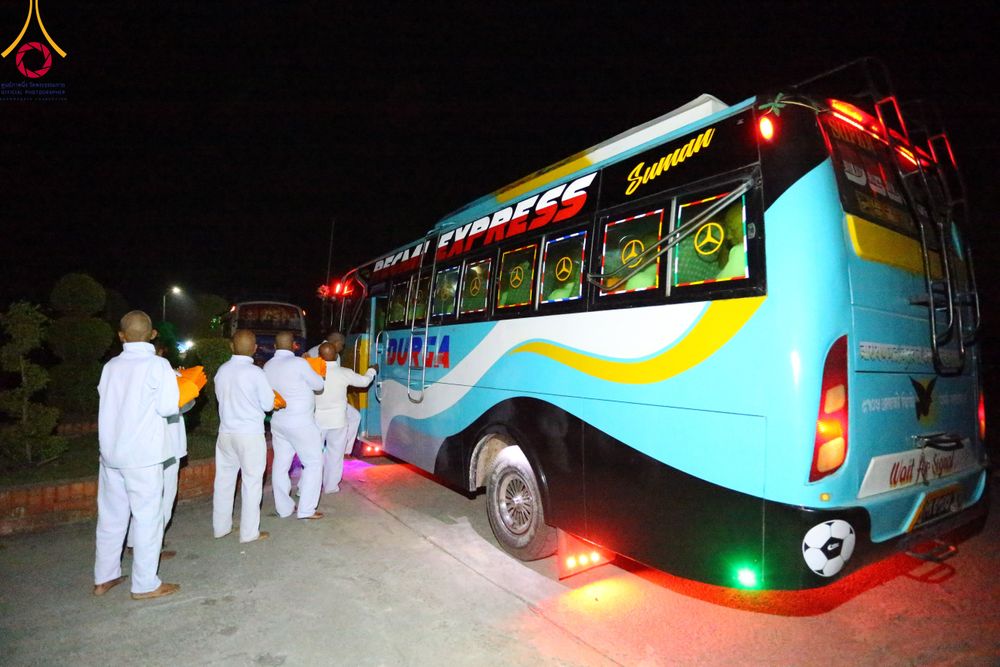 ภาพ No.314044:วันจันทร์ที่ 16 มีนาคม พ.ศ. 2569 พิธีเวียนเทียนประทักษิณ และพิธีบรรพชาสามเณร 500 รูป ณ วิหารมายาเทวี ประเทศเนปาล