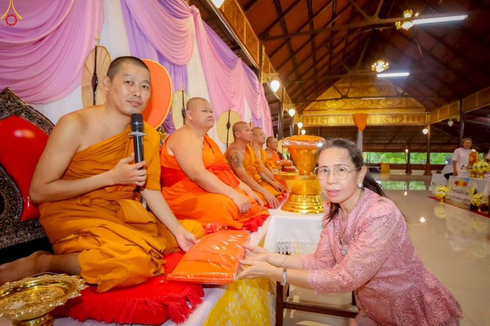 ภาพ No.255317:วันที่ 12 ตุลาคม พ.ศ. 2568 พิธีทอดกฐินสามัคคีทั่วไทย 30,000 วัด โดยคณะศิษยานุศิษย์ บูชาธรรม 81 ปี หลวงพ่อธัมมชโย ณ วัดราชคีรีหิรัญญาราม ต.วังทอง อ.วังทอง จ.พิษณุโลก