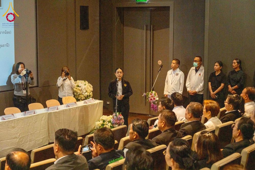 ภาพ No.271907:วันที่ 22 พฤศจิกายน พ.ศ. 2568 ผู้ว่าฯ ปทุมธานี ลงพื้นที่เยี่ยม “อำเภอคลองหลวง” พร้อมชมการเตรียมความพร้อมเทศกาลสวนดอกไม้ปทุมธานี “ทุ่งสวรรค์ ตะวันฉาย” ณ วัดพระธรรมกาย