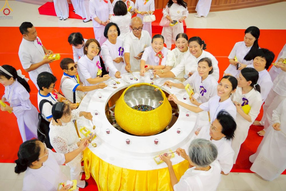 ภาพ No.265678:วันเสาร์ที่ 18 ตุลาคม พ.ศ. 2568 พิธีตักบาตร มณีนพรัตน์ทิพย์สุธาโภชน์ ณ ศูนย์อบรมเยาวชนบางปะหัน ตำบลหันสัง อำเภอบางปะหัน  จังหวัดพระนครศรีอยุธยา