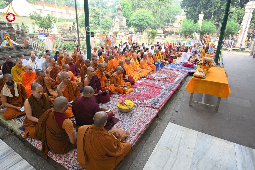 ภาพ No.179780:พิธีทอดกฐินสมทบ ณ วัดพุทธรัตน ทอดกฐินใต้ต้นพระศรีมหาโพธิ์ เมืองพุทธคยา ประเทศอินเดีย วันที่ 12 พฤศจิกายน พ.ศ. 2567