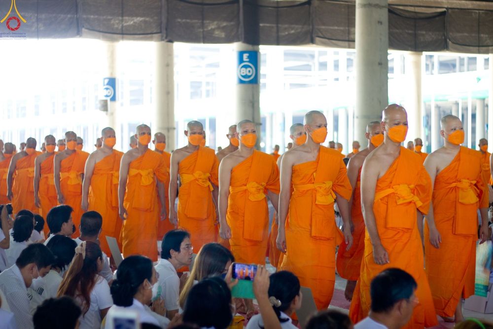 ภาพ No.84191:พิธีขอบรรพชา , พิธีขอสรณคมน์และศีล ,  พิธีรับบาตร , พิธีอุปสมบท ในโครงการบรรพชาอุปสมบทหมู่ธรรมทายาทรุ่นเข้าพรรษา และโครงการบรรพชาสามเณรโรงเรียนนานาชาติ รุ่นที่ 12 ณ โบสถ์พระไตรปิฎก วัดพระธรรมกาย วันที่ 22 กรกฎาคม พ.ศ. 2566