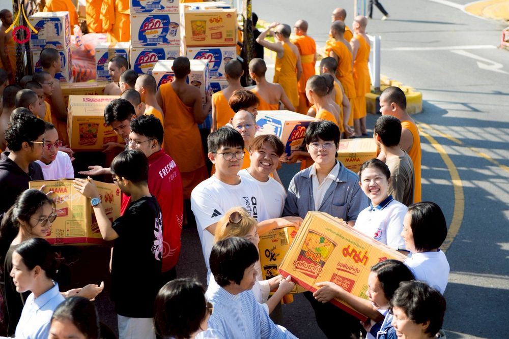 ภาพ No.273658:วันที่ 27 พฤศจิกายน พ.ศ. 2568 คณะศิษยานุศิษย์วัดพระธรรมกาย มูลนิธิธรรมกาย มอบอาหารและสิ่งของความช่วยเหลือให้พี่น้องชาวใต้ ผู้ประสบอุทกภัยน้ำท่วม