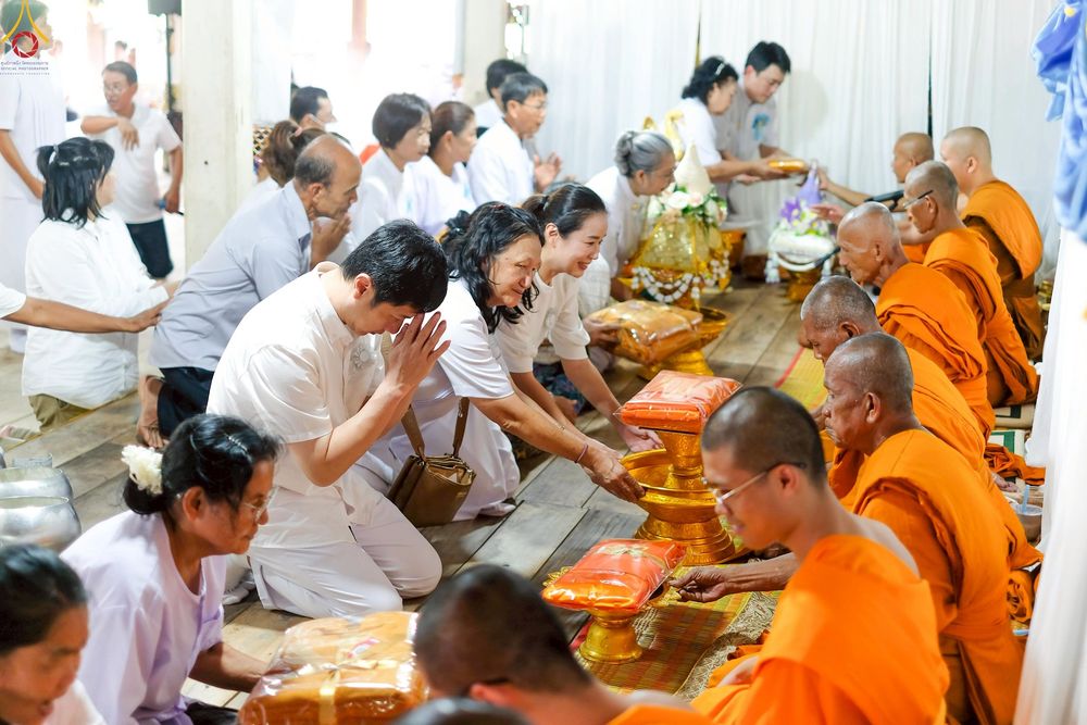 ภาพ No.255917:วันที่ 15 ตุลาคม พ.ศ. 2568 พิธีทอดกฐินสามัคคีทั่วไทย 30,000 วัด โดยคณะศิษยานุศิษย์ บูชาธรรม 81 ปี หลวงพ่อธัมมชโย ณ วัดราษฎร์สามัคคี ต.วังหมัน อ.วัดสิงห์ จ.ชัยนาท