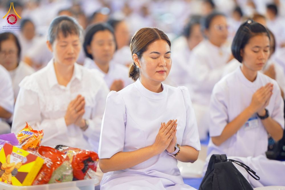 ภาพ No.276977:วันอาทิตย์ที่ 7 ธันวาคม พ.ศ. 2568 พิธีตักบาตรอาทิตย์ต้นเดือน ณ บ้านแก้วเรือนทองคุณยายฯ วัดพระธรรมกาย