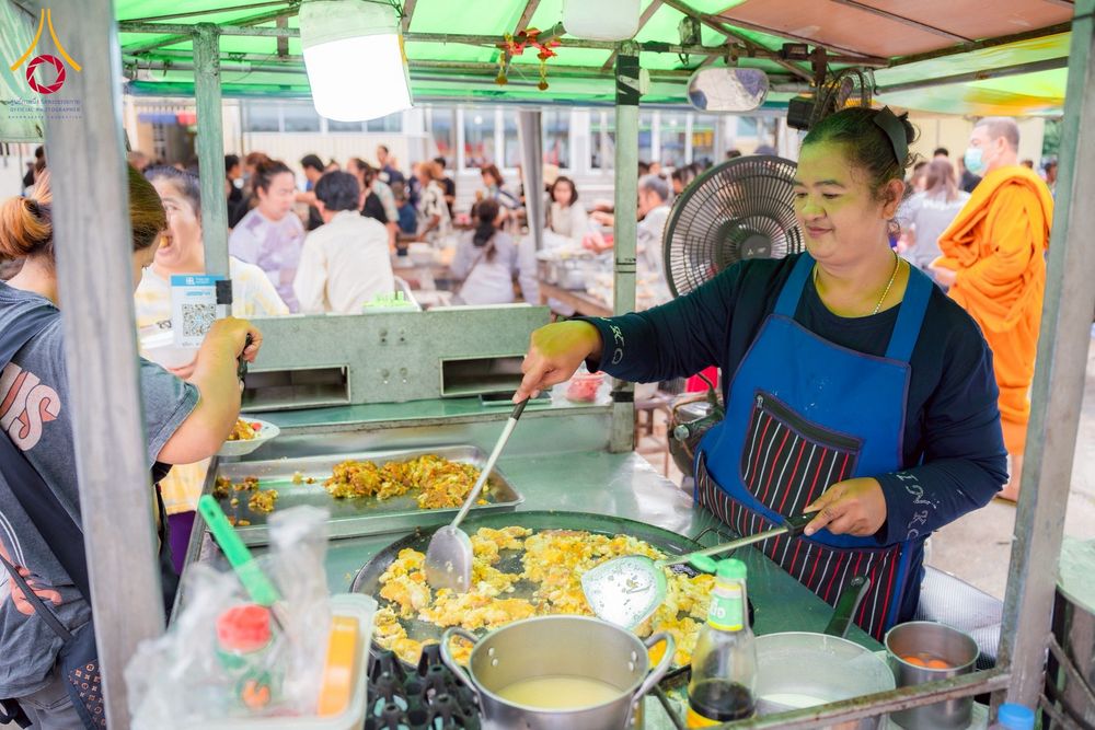 ภาพ No.273912:วันที่ 1 พฤศจิกายน พ.ศ. 2568 พิธีทอดกฐินสามัคคีทั่วไทย ณ วัดศีลขันธาราม อ.โพธิ์ทอง จ.อ่างทอง โดยคณะศิษยานุศิษย์ บูชาธรรม 81 ปี หลวงพ่อธัมมชโย