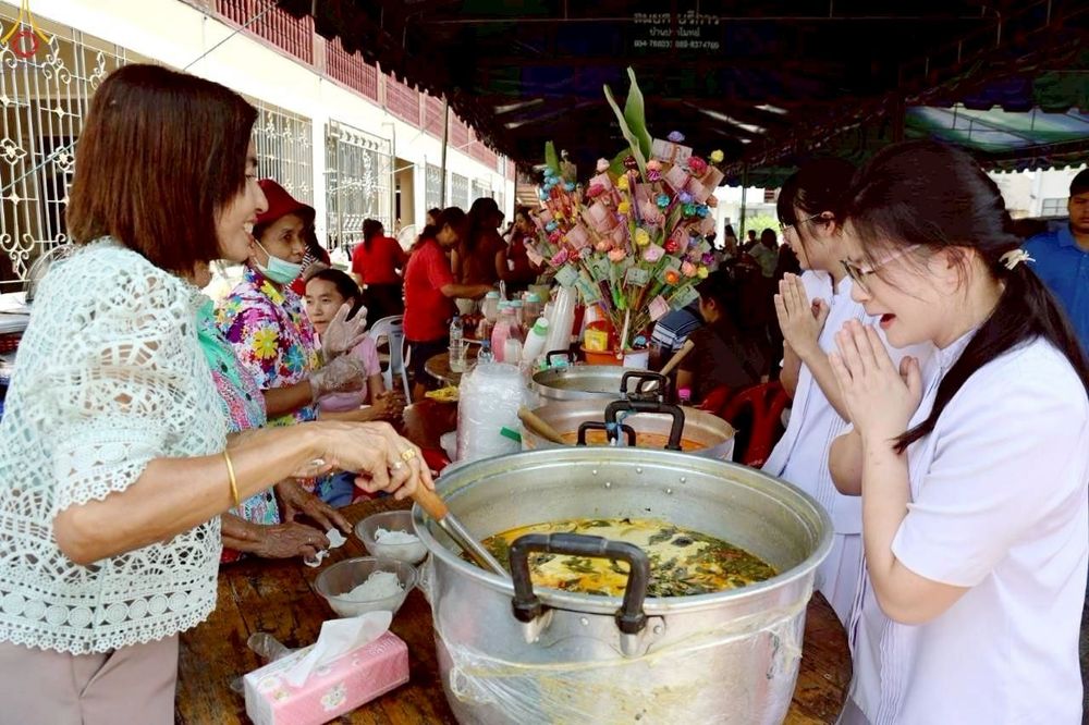 ภาพ No.265199:วันที่ 12 ตุลาคม พ.ศ. 2568 พิธีทอดกฐินสามัคคีทั่วไทย ณ วัดบางสะแก ต.บางสะแก อ.บางคนที จ.สมุทรสงคราม โดยคณะศิษยานุศิษย์ บูชาธรรม 81 ปี หลวงพ่อธัมมชโย