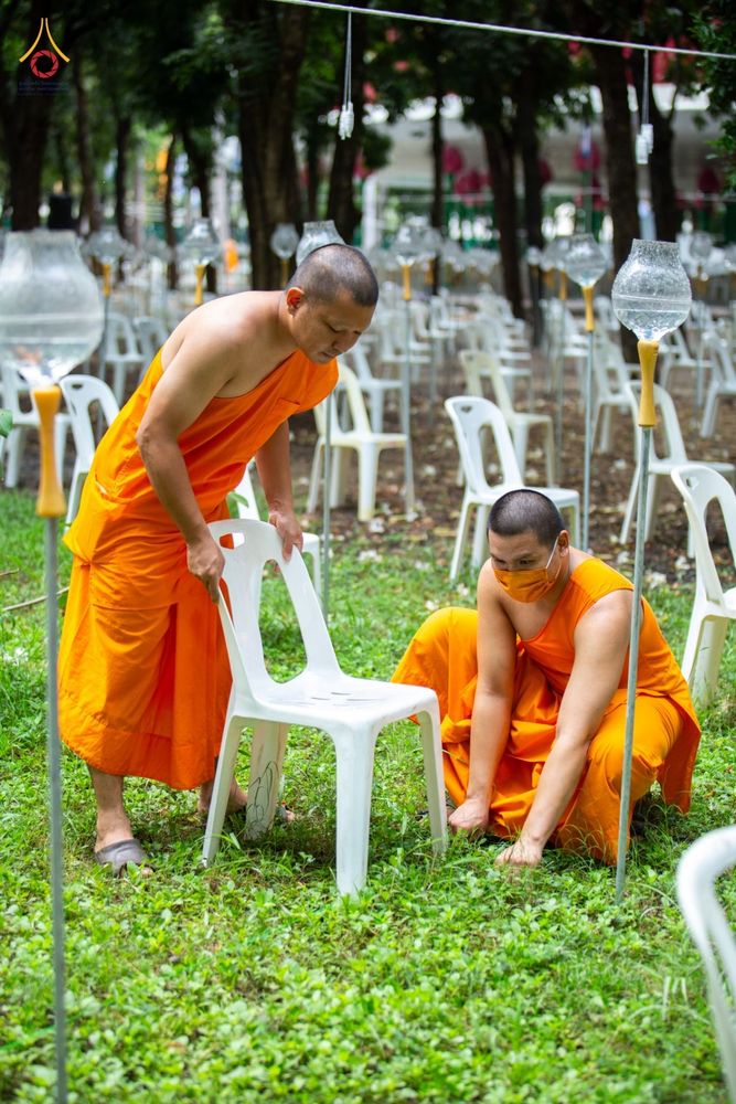 ภาพ No.88674:คณะสงฆ์ เจ้าหน้าที่ และสาธุชน ทุ่มเทแรงกายแรงใจเตรียมงาน เพื่องานวันครูผู้ค้นพบวิชชาธรรมกาย ตั้งแต่วันที่ 20 กันยายน พ.ศ. 2566