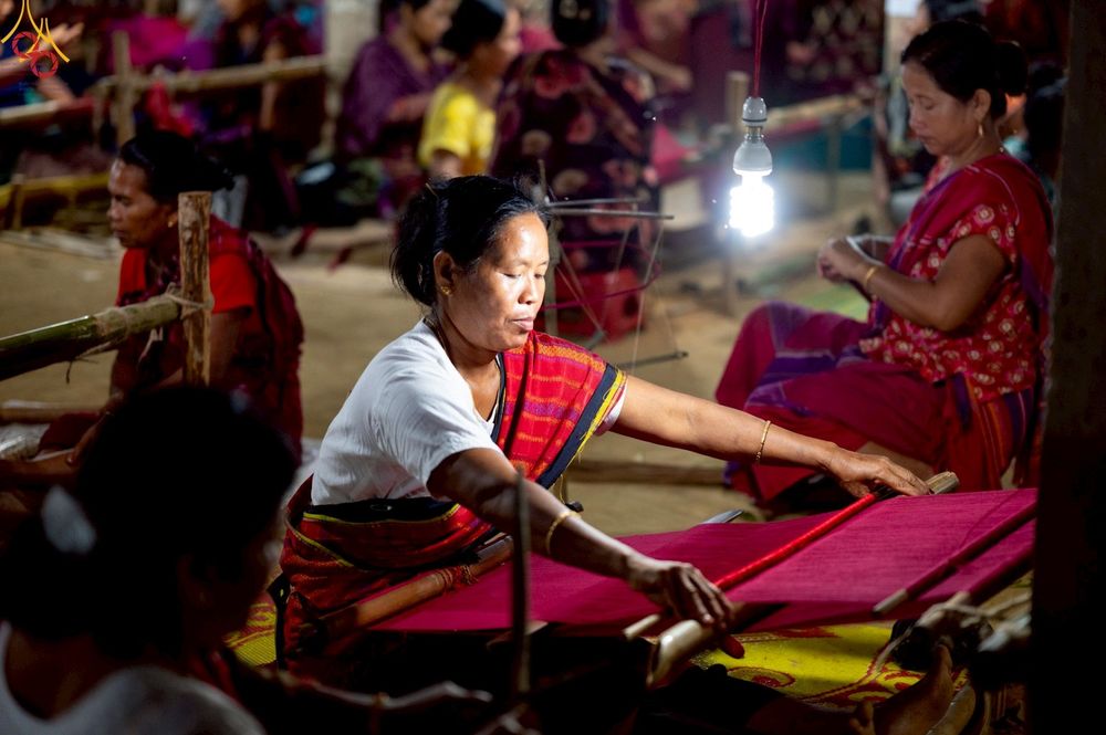 ภาพ No.261619:วันที่ 19 ตุลาคม พ.ศ. 2568 พิธีทอดกฐินสมทบ วัดกัลยาณมิตรต่างประเทศ บูชาธรรม 81 ปี หลวงพ่อธัมมชโย ณ วัดสารนาถ เมืองคาร์การชารี ประเทศบังกลาเทศ 