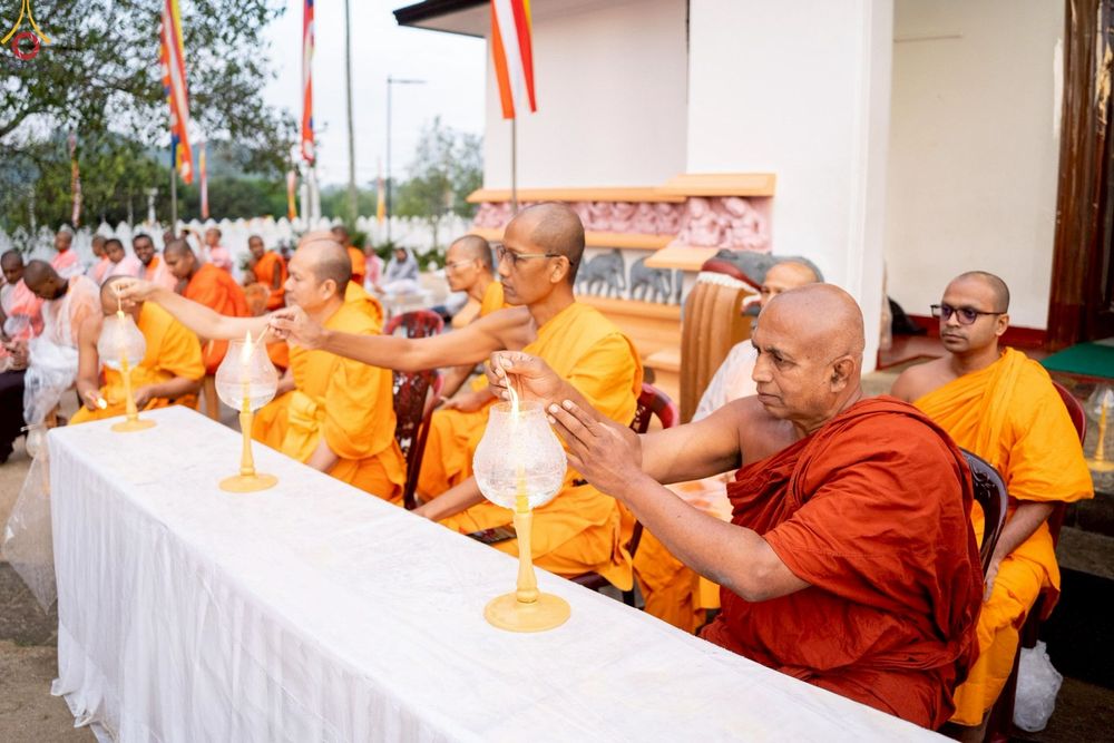 ภาพ No.229938:วันที่ 4 และ 12 พฤษภาคม พ.ศ. 2568 พิธีจุดวิสาขประทีป ถวายเป็นพุทธบูชา ณ วัดสุภัทรารามา มหาวิหาร เมืองบาดุลลา ประเทศศรีลังกา