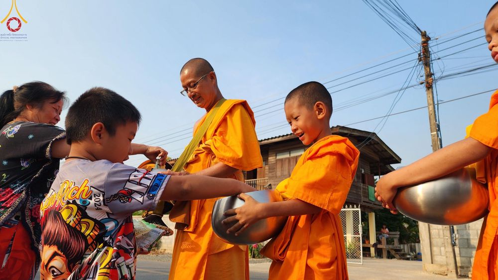 ภาพ No.61770:Photo Story พะเยาสว่างแล้ว กิจวัตรสามเณร โครงการบรรพชาสามเณร ฟื้นฟูพระพุทธศาสนาทั่วไทย  ณ ศูนย์ส่งเสริมศีลธรรมจังหวัดพะเยา โบราณสถานพระธาตุจอมทอง ต.บ้านต๋อม อ.เมือง จ.พะเยา